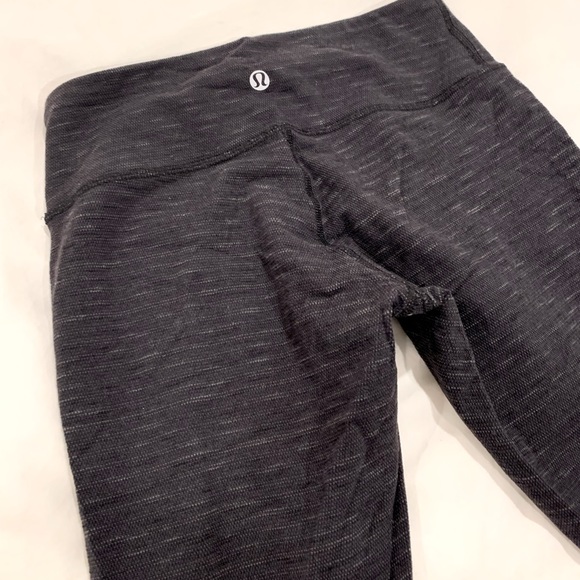 Lululemon leggings size 6 - Picture 3 of 3